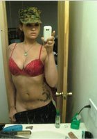 Девки фотографируются перед зеркалом, прикрывая сиськи 3 фото Девки фотографируются перед зеркалом, прикрывая сиськи 3 фото