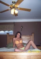 Фоткает себя и отправляет снимки парню 7 фото Фоткает себя и отправляет снимки парню 7 фото