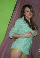 Фоткает себя и отправляет снимки парню 25 фото Фоткает себя и отправляет снимки парню 25 фото