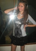 Брюнетка показывает своё красивое тело в одежде и без 13 фото Брюнетка показывает своё красивое тело в одежде и без 13 фото