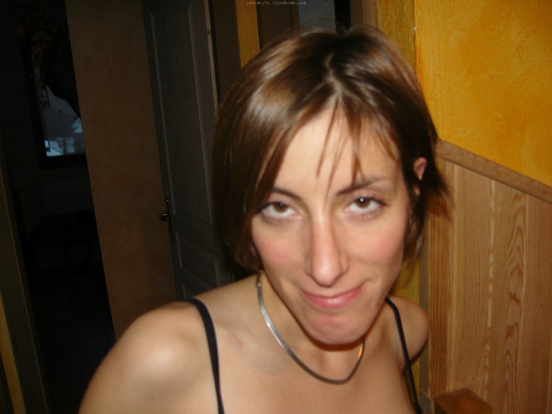 Подборка снимков спортивной еврейки с короткими волосами 15 фотография