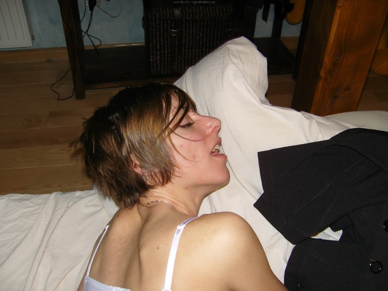 Подборка снимков спортивной еврейки с короткими волосами 9 фотография