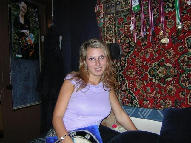 Давалки сосут и показывают пилотки 28 фотография