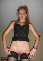 Худая мамка разделась перед любовником 28 фото