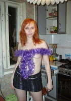 Игривая Наташка встречает праздник раздетой 2 фото Игривая Наташка встречает праздник раздетой 2 фото