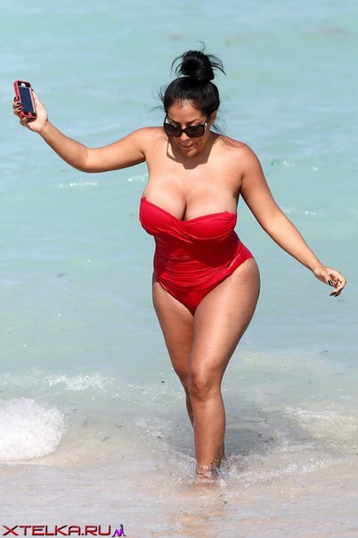 Жены хвастаются огромными дойками 24 фотография