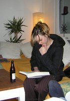 Муж пытается заснять на камеру голую жену 2 фото Муж пытается заснять на камеру голую жену 2 фото