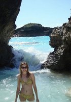 Скромная телка раздвинула ноги для мастурбации 5 фото