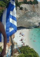 Отпускница купается в море без лифчика 5 фото Отпускница купается в море без лифчика 5 фото