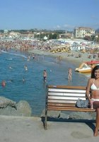 Отпускница купается в море без лифчика 4 фото Отпускница купается в море без лифчика 4 фото