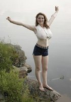 Аппетитные мамки акцентирует внимание камеры на громадные буфера 5 фото Аппетитные мамки акцентирует внимание камеры на громадные буфера 5 фото