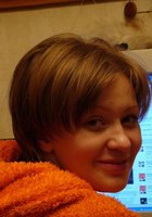 Голая мамка лежит в ванне и выпендривается перед камерой 4 фото Голая мамка лежит в ванне и выпендривается перед камерой 4 фото