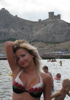 Блонда моется под душем после отдыха на пляже 5 фото Блонда моется под душем после отдыха на пляже 5 фото