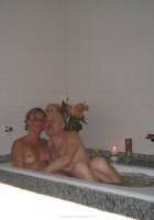 Молодая блонда встречается с лысым мужиком в его особняке 5 фото Молодая блонда встречается с лысым мужиком в его особняке 5 фото