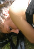 Полная девушка решила подрочить на природе 5 фото Полная девушка решила подрочить на природе 5 фото