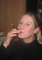 В квартире блондинка с отросшими корнями делает минет сожителю 2 фото В квартире блондинка с отросшими корнями делает минет сожителю 2 фото