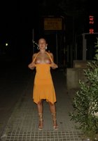 Красивые попки молодых девушек в стрингах 23 фото Красивые попки молодых девушек в стрингах 23 фото