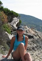 Брюнетка плавает на берегу моря голая и отдыхает на пляже 15 фото Брюнетка плавает на берегу моря голая и отдыхает на пляже 15 фото