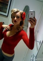 Подборка девок, делающих селфи перед зеркалом 8 фото Подборка девок, делающих селфи перед зеркалом 8 фото