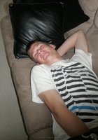 Парень с девушкой целуются и делают эротическое селфи 2 фото Парень с девушкой целуются и делают эротическое селфи 2 фото