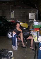 Женщина сосет три члена рабочих автомастерской 20 фото Женщина сосет три члена рабочих автомастерской 20 фото