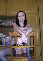 Стройная грешница позирует в чулках в загородном доме 14 фото Стройная грешница позирует в чулках в загородном доме 14 фото