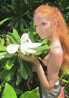 Худая модель предстала голой перед камерой 9 фото Худая модель предстала голой перед камерой 9 фото