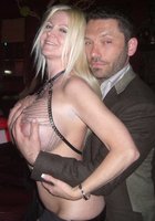 Большегрудая стриптизерша обожает сосать черные члены 19 фото Большегрудая стриптизерша обожает сосать черные члены 19 фото