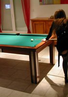 Телка показывает вагину лежа на бильярдном столе 2 фото Телка показывает вагину лежа на бильярдном столе 2 фото