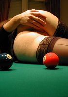 Телка показывает вагину лежа на бильярдном столе 16 фото Телка показывает вагину лежа на бильярдном столе 16 фото