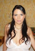 Полная брюнетка в свадебном платье показала вагину 2 фото Полная брюнетка в свадебном платье показала вагину 2 фото