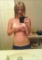 Худые студентки делают селфи голышом 9 фото Худые студентки делают селфи голышом 9 фото