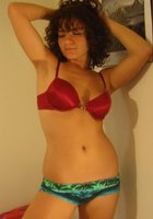 Кудрявая зазноба с натуральными титьками развратничает в своей комнате 4 фото Кудрявая зазноба с натуральными титьками развратничает в своей комнате 4 фото