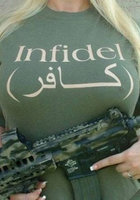 Смелые сексуальные красотки с оружием не защитят от перевозбуждения 13 фото Смелые сексуальные красотки с оружием не защитят от перевозбуждения 13 фото