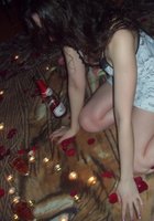 Молодая девушка моется в ванной 12 фото Молодая девушка моется в ванной 12 фото