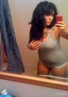 Милахи с обнаженными сиськами в зеркальном отражении 13 фото Милахи с обнаженными сиськами в зеркальном отражении 13 фото