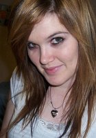 Молодуха с покрашенными волосами делает интим селфи в квартире 3 фото Молодуха с покрашенными волосами делает интим селфи в квартире 3 фото