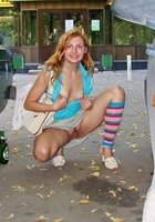 Студентка заходит в автобус без нижнего белья 2 фото Студентка заходит в автобус без нижнего белья 2 фото