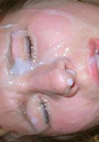 Сильные струи спермы летят на лица и вагины девушек 12 фото Сильные струи спермы летят на лица и вагины девушек 12 фото