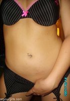 Брюнетка сняла бикини в ванной комнате 3 фото Брюнетка сняла бикини в ванной комнате 3 фото