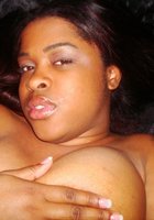 Мулатка демонстрирует большие сиськи 3 фото Мулатка демонстрирует большие сиськи 3 фото