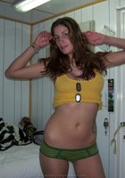 Извращенка сверкает своим телом в номере отеля 1 фото Извращенка сверкает своим телом в номере отеля 1 фото