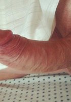 Нескромные парни показывают голые стволы крупным планом 3 фото Нескромные парни показывают голые стволы крупным планом 3 фото