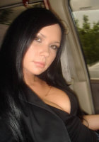 Сексуальная дама в ролевом костюме стоит раком на кровати 1 фото Сексуальная дама в ролевом костюме стоит раком на кровати 1 фото