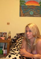 Полная блондинка позирует в разной эротической одежде 5 фото Полная блондинка позирует в разной эротической одежде 5 фото