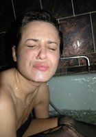 Брюнетка в порванных колготах получает сперму в рот во время купания в ванной 9 фото Брюнетка в порванных колготах получает сперму в рот во время купания в ванной 9 фото