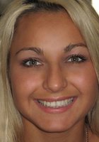 Голая модель очаровывает своей улыбкой 1 фото Голая модель очаровывает своей улыбкой 1 фото