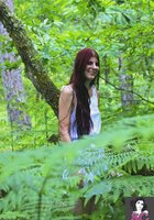 Стройная девушка отдыхает возле водопада 22 фото Стройная девушка отдыхает возле водопада 22 фото