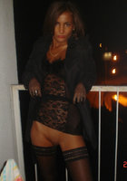 Брюнетка любит фотографироваться голой в общественный местах 15 фото Брюнетка любит фотографироваться голой в общественный местах 15 фото