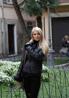 Эро модель позирует и показывает упругие дойки для журнала 6 фото Эро модель позирует и показывает упругие дойки для журнала 6 фото